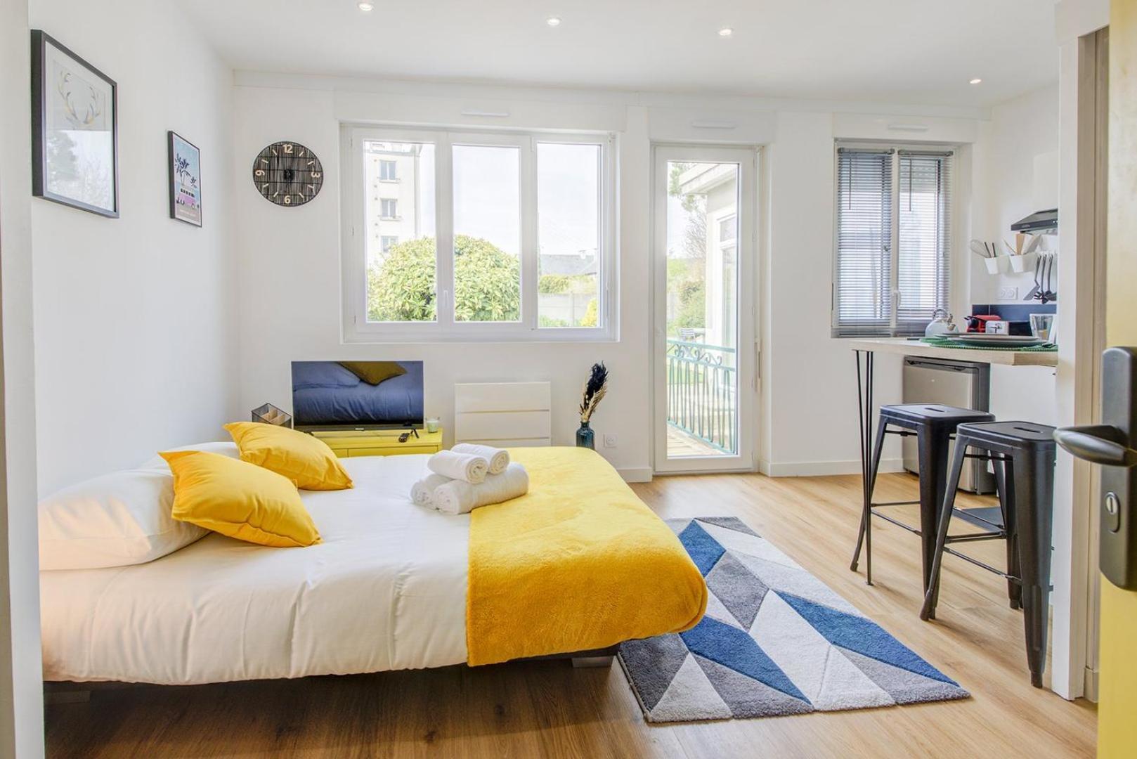 Ferienwohnung Le Yellow, Studio Renove, Tout Confort, Jardin Saint-Jacques-de-la-Lande Exterior foto
